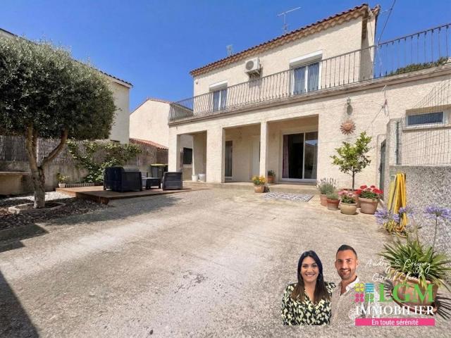 T5 en rez de jardin, 4 chambres, 220m2 de jardin, 2 places de parking