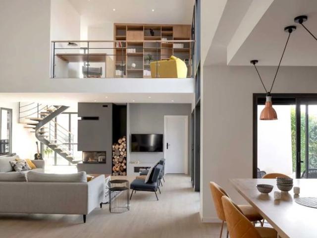 T5 LOFT EN DUPLEX SUD EST OUEST TERRASSES CAVE PARKING