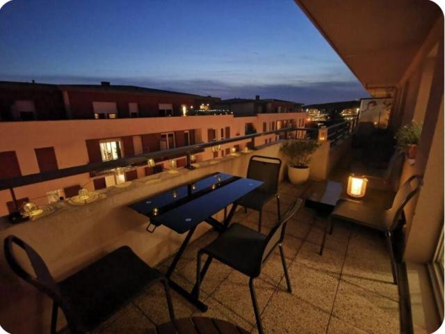 T5 sur toit avec terrasse sur le ciel de Massy