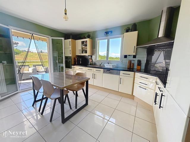 T5 sur Vernaison 3 chambres + bureau avec garage double 2 ca. 87m² Vernaison