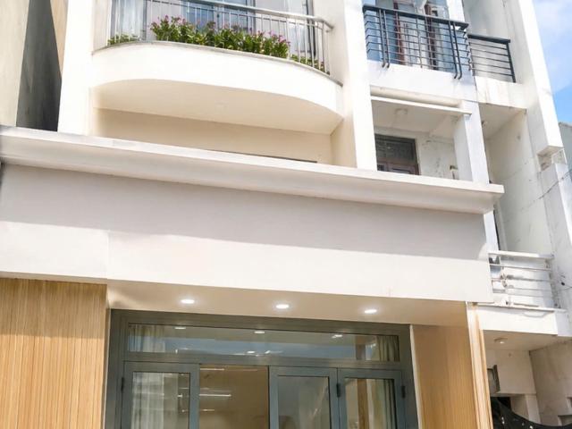 Tọa lạc ngã 4 âu cơ quận 11 hxh cách 3 căn mặt tiền ngang 4.3m 4 tầng mới đẹp 47m²