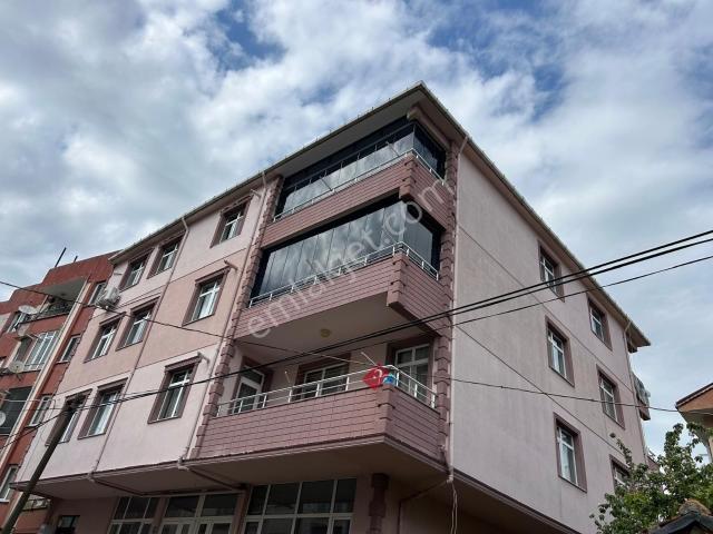 T.dağ Muratlı İstiklal K.pınar Mah.de Cadde Üzeri Merkezi Konumda 2.kat 2+1 Daire Satılıktır.
