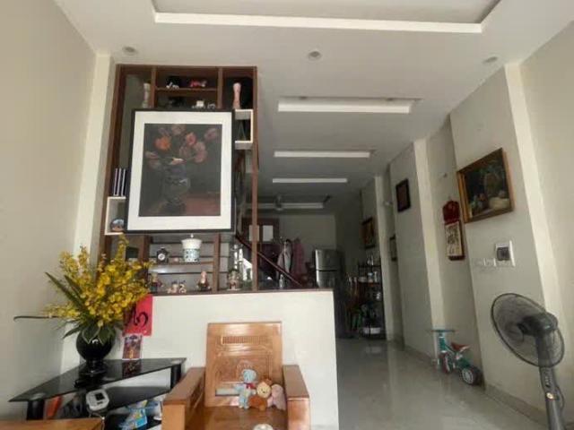 Tư Đình Long Biên Ngay cầu Trần Hưng Đạo Nhà dân xây 48m chỉ 8 tỷ