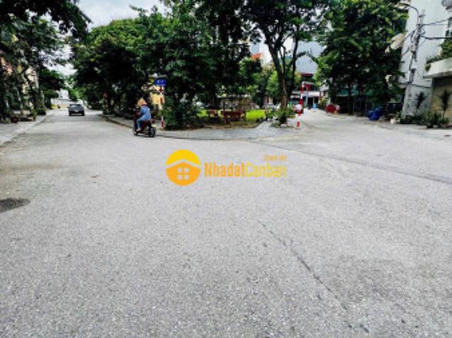 Đất đẹp đường to 2 mặt thoáng khu tdc x6 thạch bàn dt 40m2. Giá 12.8 tỷ