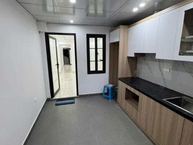 Tập thể Đào Tấn SĐCC diện tích 60m2, 2 ngủ, 2 vệ sinh, 3.7 tỷ