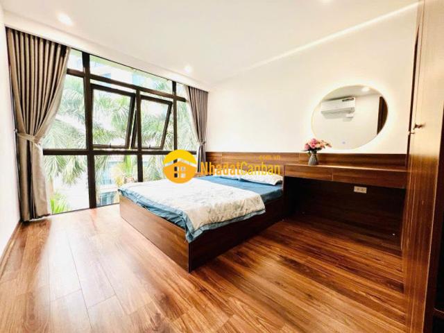 Tập thể mặt phố huỳnh thúc kháng, đống đa, nhà đẹp lô góc, view phố, ô tô đỗ