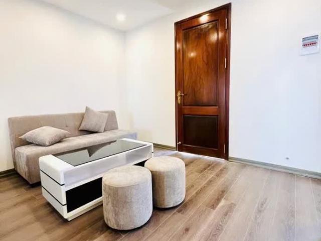 Tập Thể Quỳnh Mai 60M2 X 1 Tầng 2.6 Tỷ Oto Đỗ Cầu Thang Kinh Doanh Sang Thang Máy
