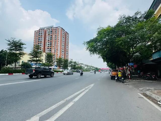 Đất Vàng Phố Trạm 55m2 Ngõ Thông Ô Tô, Đầu Tư Tăng Giá, Giữ Tiền, Cạnh Aeon LB. 10. X Tỷ