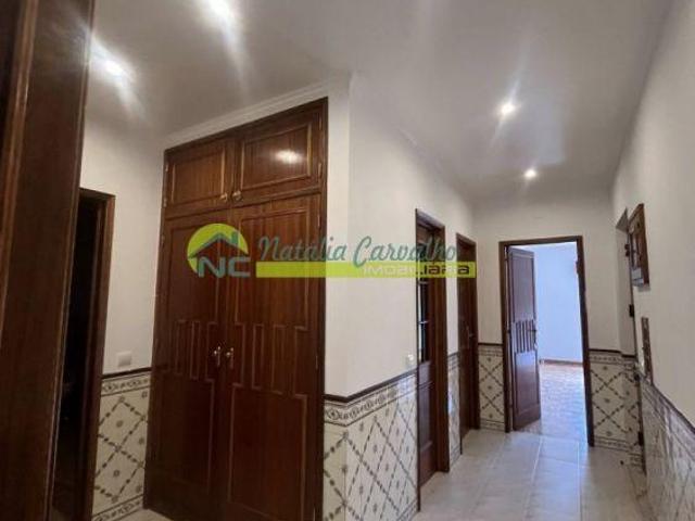 Apartamento T2 com Arrecadação: O Potencial perfeito num sítio seguro e sossegado | 26084084233