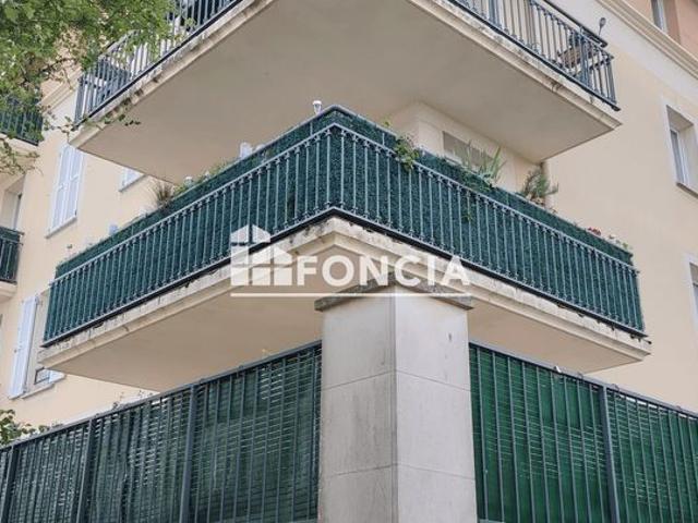 T 2 dans une residence recente