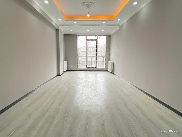 TAŞTAN'DAN KEMER MAHALLESİ CADDEYE YAKIN SIFIR SATILK 2+1 DAİRE