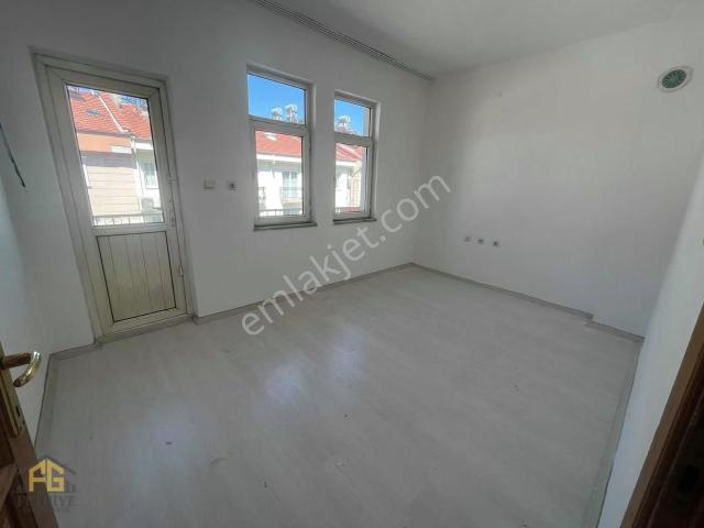 Taşyaka Mah. Cadde Üzeri Kiralık 3+1 Geniş Ofis