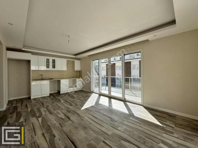 Taşyaka Mahallesinde Ara Kat 3+1 Deniz Manzaralı Satılık Daire