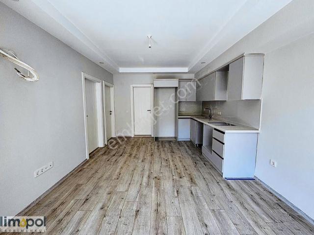 Taşyakada 2+1 75 M2 Yeni Havuzlu Giriş Kat Kiralık Daire