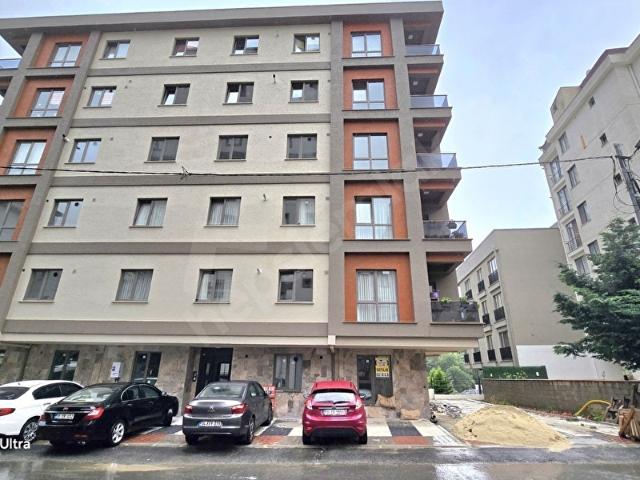 TAŞDELEN DE ASANSÖRLÜ AÇIK OTOPARKLI SIFIR DAİRE