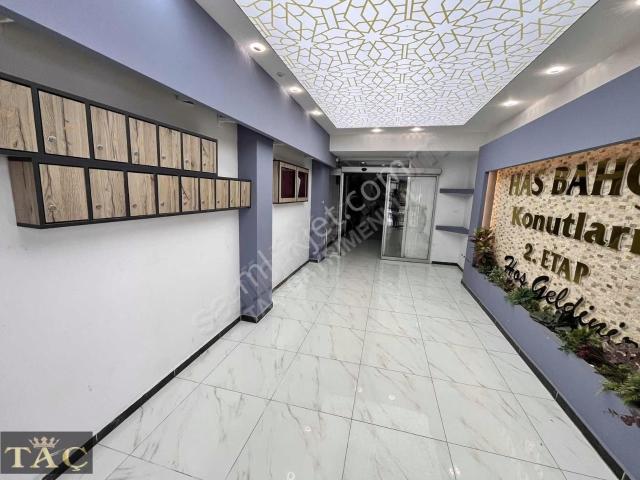 Taç Gayrimenkulden Göztepede Ara Kat 190 M2 3,5+1 Site İçi Daire