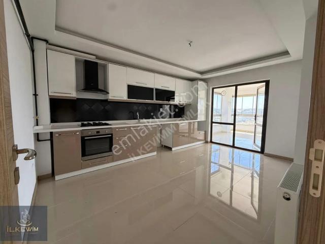 Taşınmaya Hazır! Prestijli Lüks Sitede Vadi Manzaralı 3+1 Daire
