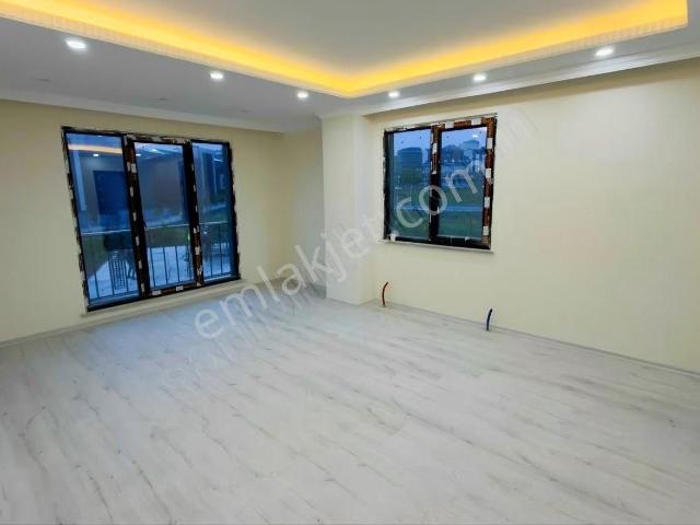 Taşoluk Site İçi 2+1 Kelepir Satılık Arakat Daire Otoparklı