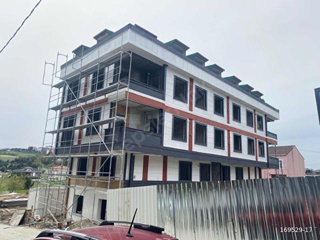TAŞOLUKTA 2+1 90 M2 YÜKSEK GİRİŞ METRONUN DİBİNDE