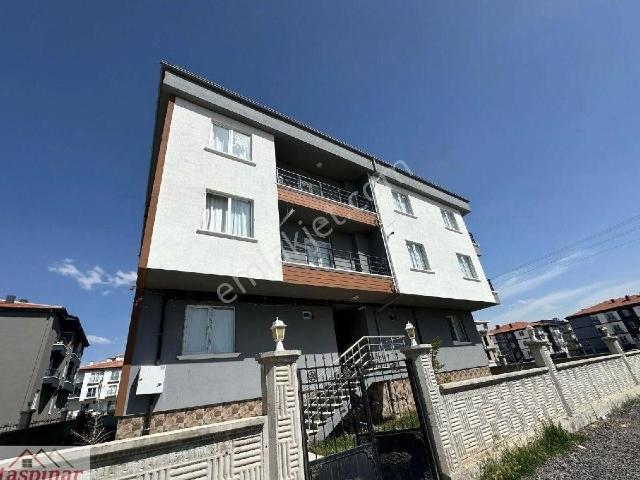 Taşpınar Gayrimenkul'den Satılık Üniversite Bölgesinde 1+1 Daire Eşyalı Balkonlu Kiracılı