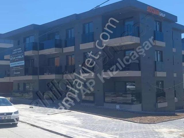 Taşpınar'da Mükemmel Konumda 1+1 Ara Kat Daire