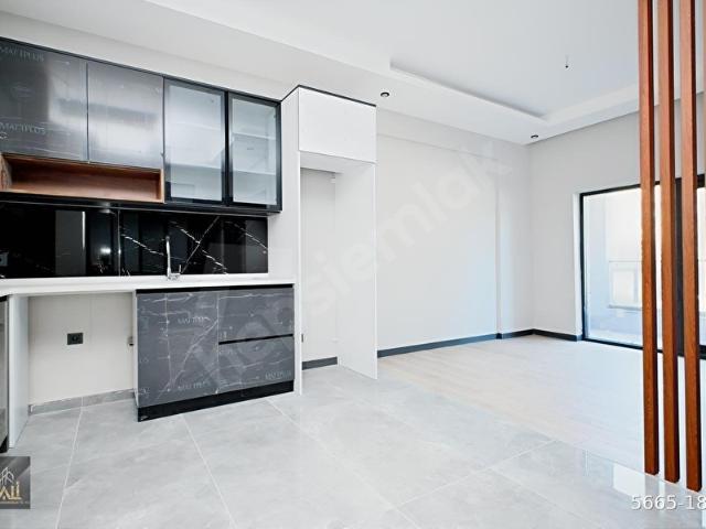 TAŞPINAR CADDE ÜZERİ ÖZEL BAHÇE KULLANIMLI LÜKS 1+1 KALİ A.Ş