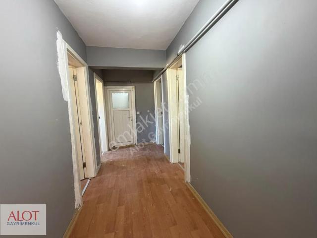 Tamamen Yenilenmiş Oturuma Hazır 2+1 Kiralık Daire