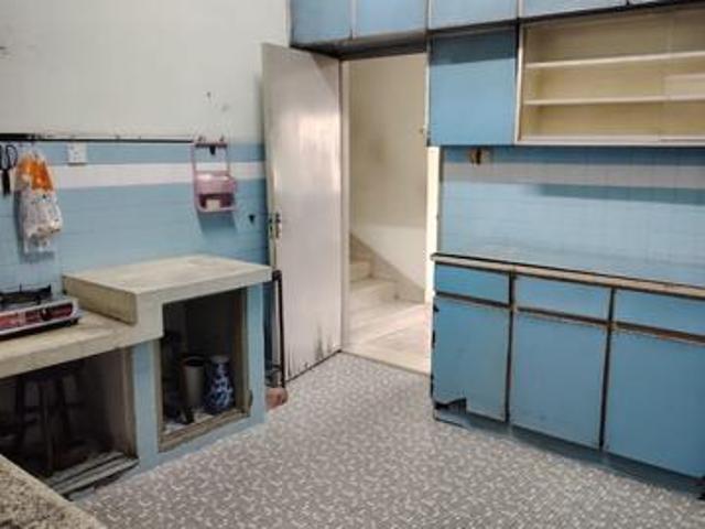 Taman tanah merah Sales