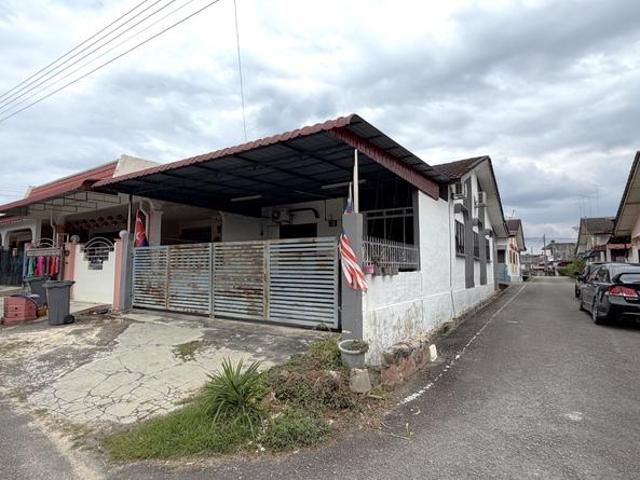 Taman Tangkak Jaya Renovated Unit Cantik End Lot Unit Full Loan