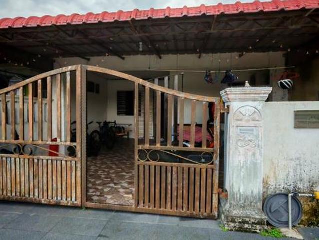 Taman Teratai Kawasan Jalan Lumpit Teres Setingkat Renovated
