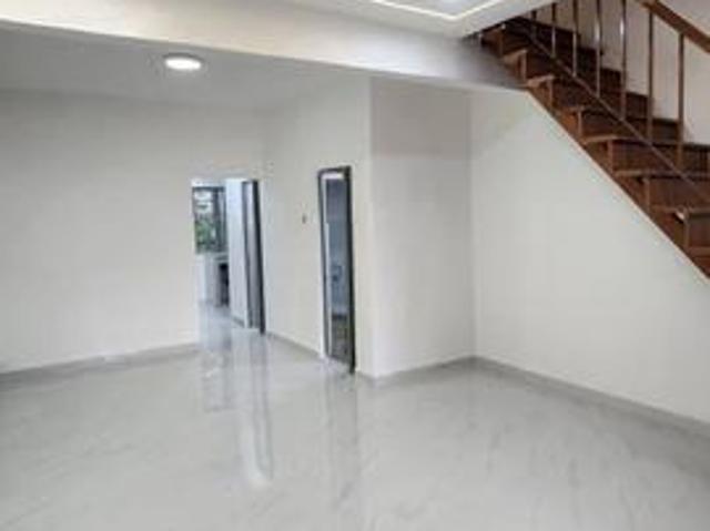 Taman Titiwangsa KluangDouble Storey Low CostRenovatedFull Loan