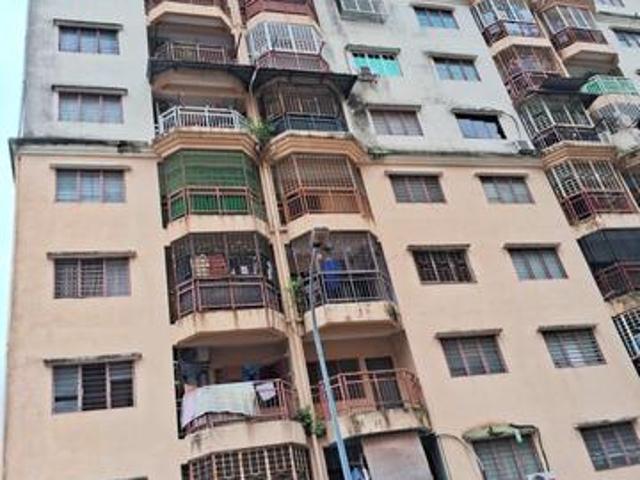 Taman Tun Teja Blok Selasih Batu 16 Rawang Nice Unit