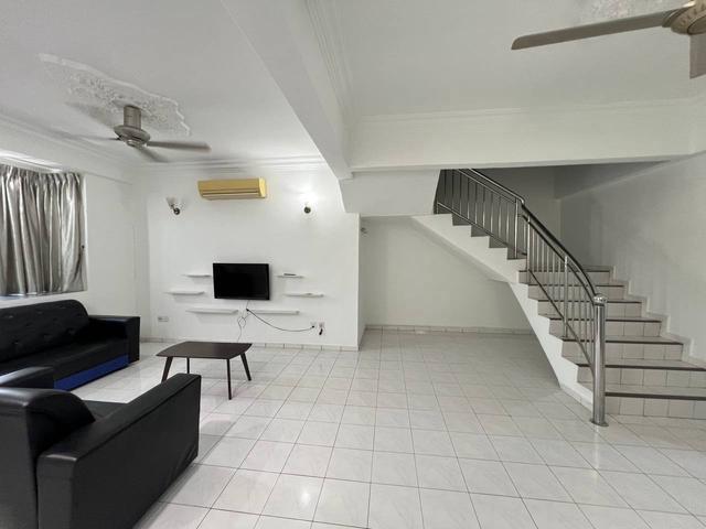 Taman Tunas Muda Townhouse Good Condition Sungai Ara Near Spice Arena