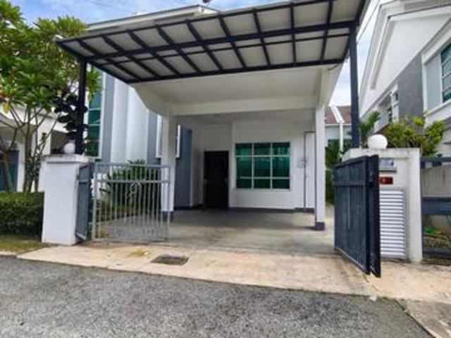 Taman Tunku Intan Safinaz Semi D 2 tingkat