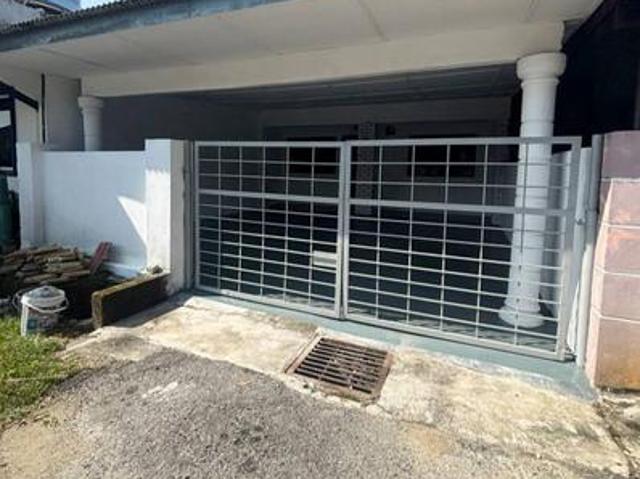 Taman Tuanku Jaafar Senawang Seremban Single storey terrace with reno