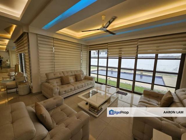 U Thant Bungalow with Pool for