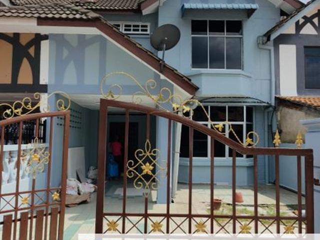 Taman Ungku Tun Aminah Double Storey House For Rent