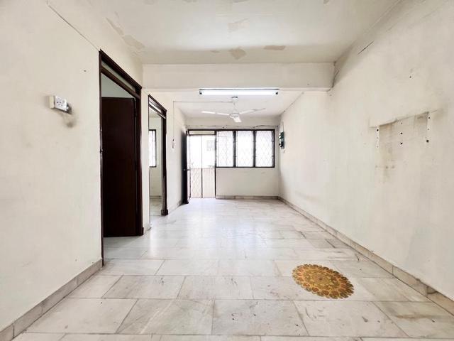 Taman Ungku Tun Aminah Flat TUTA 1st Floor for SALE 777 foodcourt