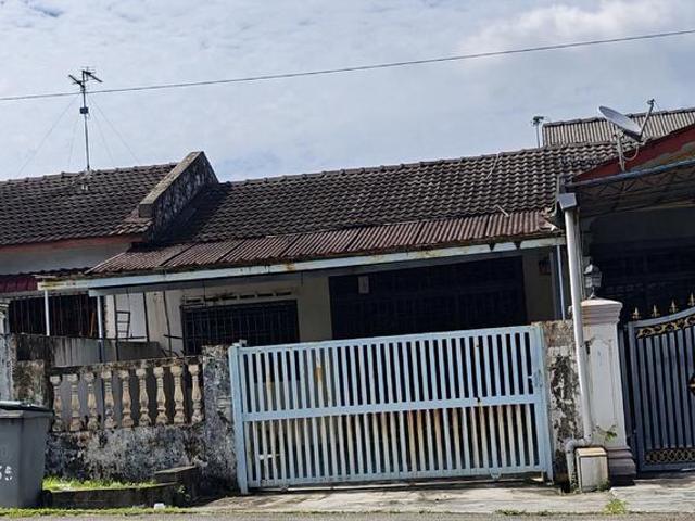TAMAN UNGKU TUN AMINAH SKUDAI JOHOR SINGLE STOREY 3 Bed Room