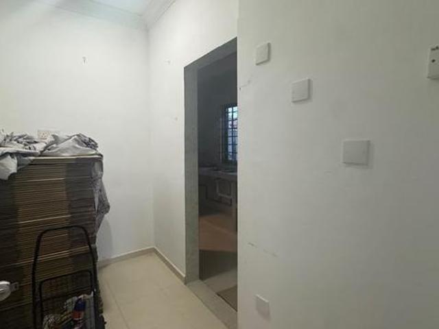 Taman Ungku Tun AminahKitchen Fully extend