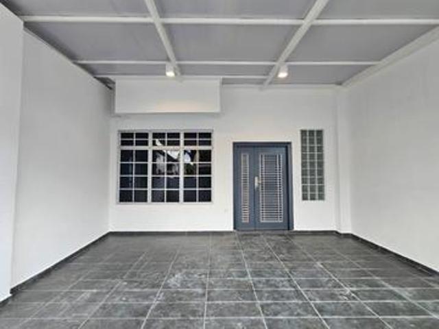 Taman Universiti Double Storey End Lot Skudai Renovated