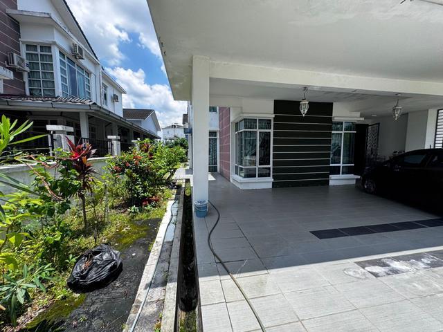 Taman Universiti Double Storey Semi Detached House 4bed Johor Bahru
