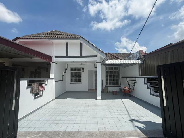 Taman Universiti Jalan KemuliaanNear to Pasar Malam