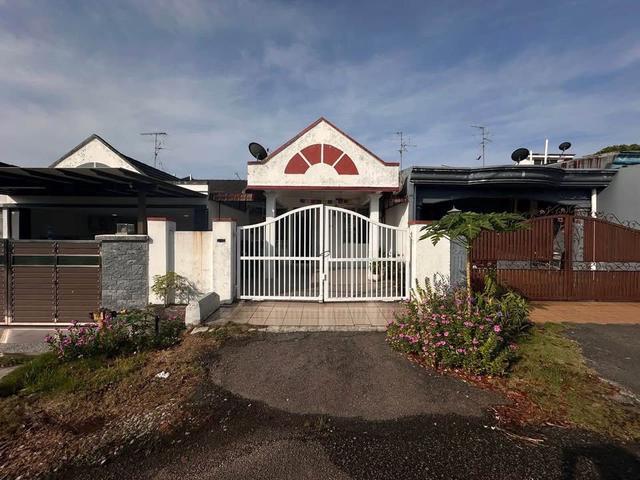 taman universiti single storey house