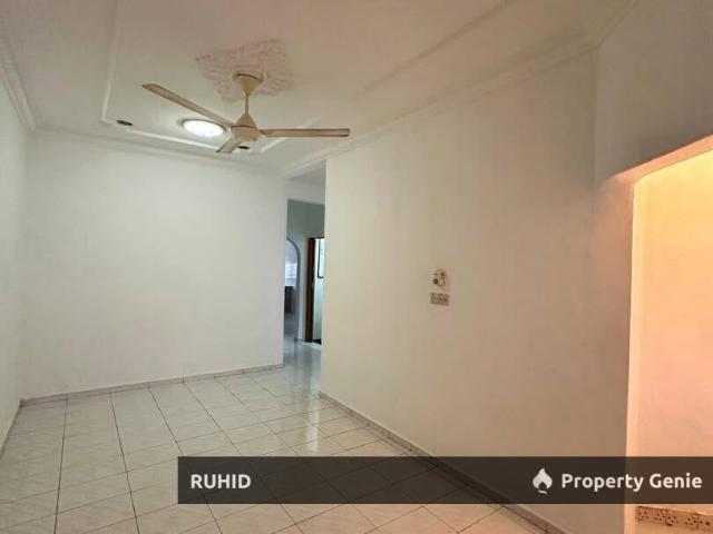 Taman Universiti Single Storey Terrace for Sale