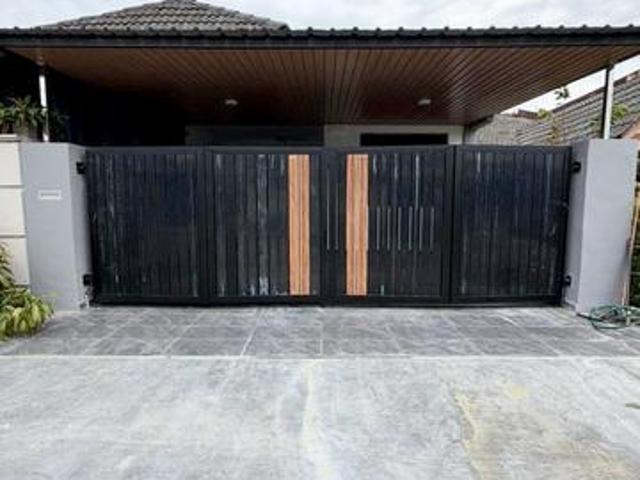 Taman Universiti Single Storey Terrace Fully Renovated Extended