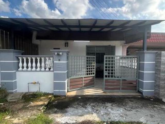 Taman Universiti 380k only Non Bumi Single Storey Low Cost