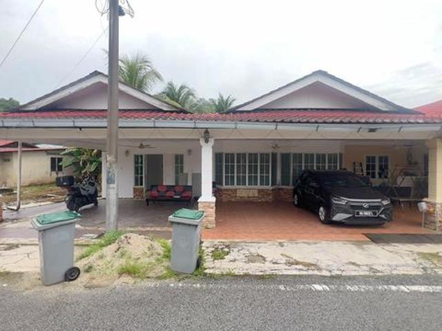 Taman Warisan Parit Semerah Pontian for sale