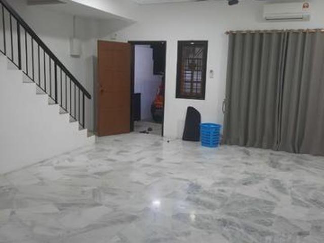 Taman Wawasan 1 Puchong very beautiful unit for sale