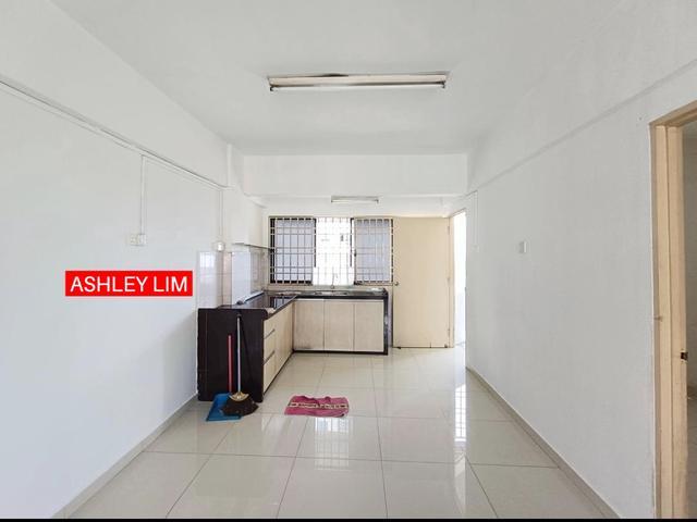 Taman Yew Lean Sale Jelutong 700sq Partially Furnished 3 Bedroom Unit